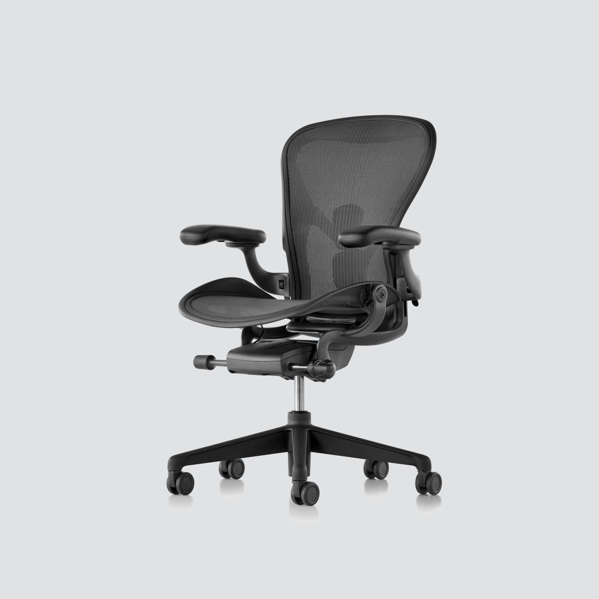 Office chair Aeron, Re-Mastered, [M] Graphite Black
